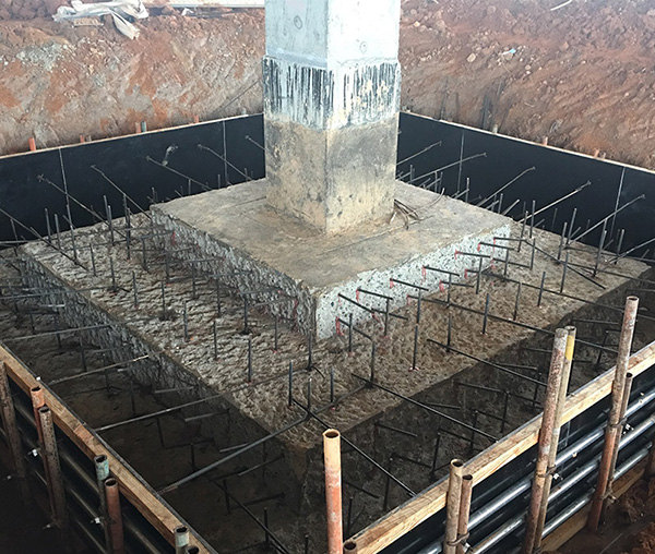 承臺(tái)植筋加大施工現(xiàn)場(chǎng)